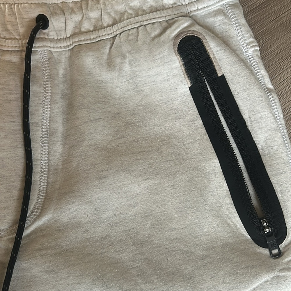 American Eagle Outfitters Men's Gray Shorts - Picture 3 of 6